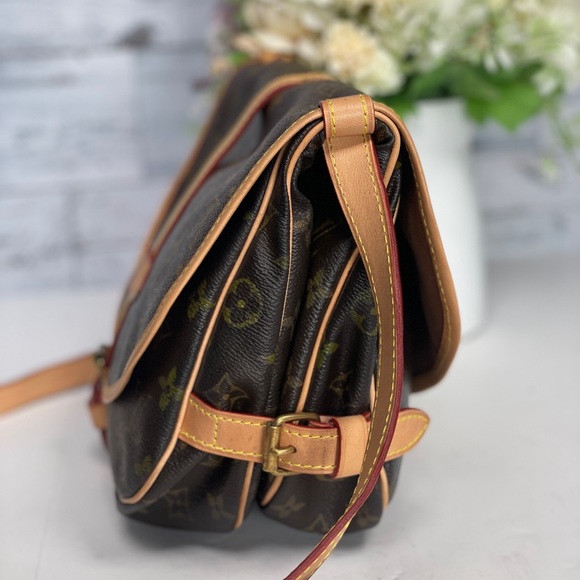 ❌❌SOLD❌❌LOUIS VUITTON Saumur 30 Should… - Picture 4 of 17